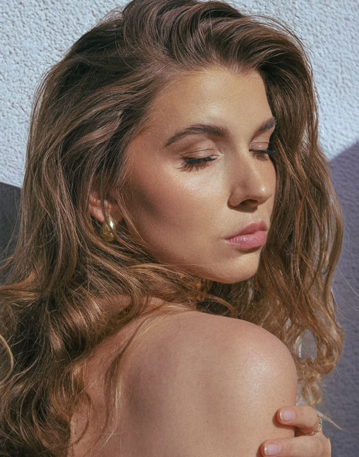 Make-up Detail mit Fokus auf Haut und Augen